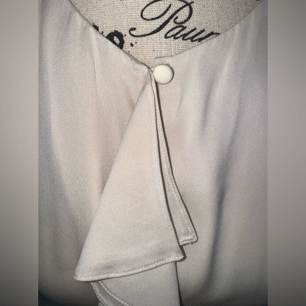 Theory Ivory Silk Ruffle Sleeveless Blouse (v) - Picture 6 of 9